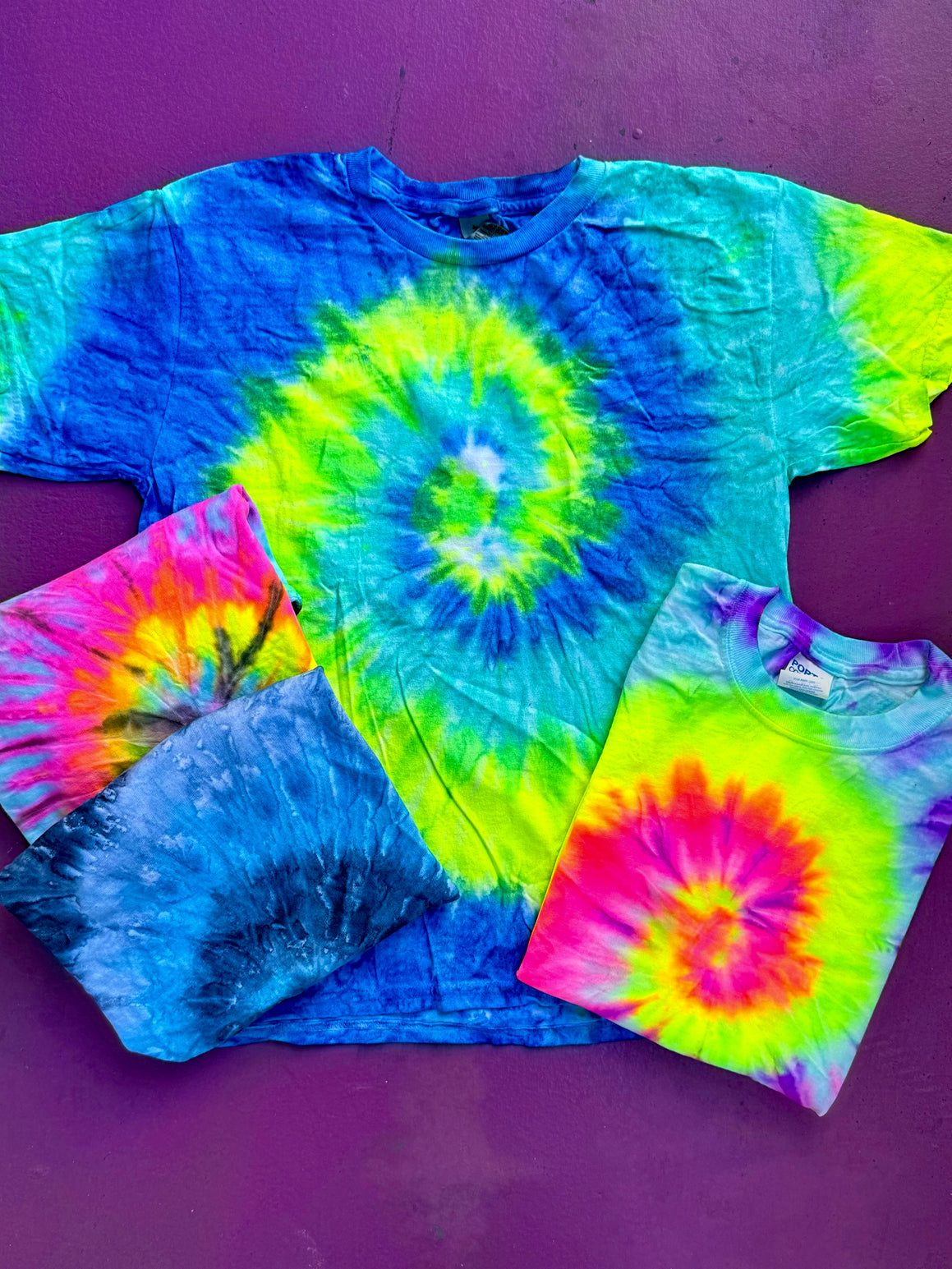 TIE-DYE MYSTERY TEE (BE KIND & PLAIN) - YOUTH